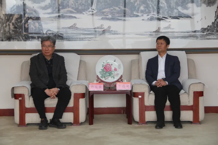 Shandong LANO ले प्रोफेसर KWAK, Moon Kyu, Ph.D. र डोंगगुक विश्वविद्यालय, दक्षिण कोरियाका प्रतिनिधि लियाङ टोङ्होसँग सहकार्य गर्दछ र शानडोङ Jianzhu विश्वविद्यालयसँग आवाज नियन्त्रणको क्षेत्रमा आदानप्रदान र सहयोग गर्न